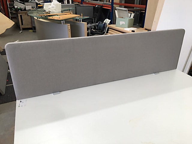 Desk divider 140