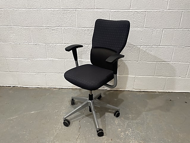 Steelcase Lets B pattern operator office chair 