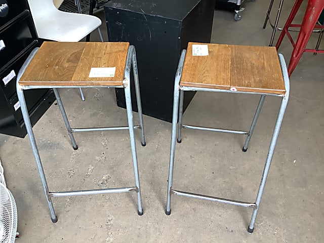 Lot of 3 bar stools