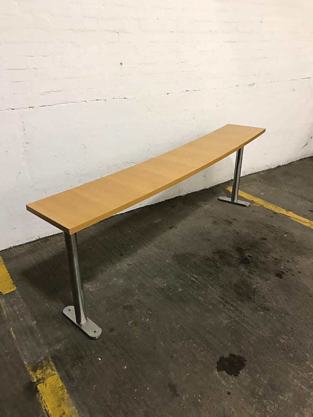 Lecture theatre tables