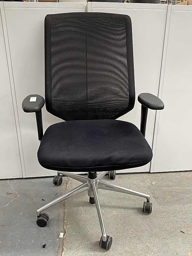 Vitra ID office chair with snags