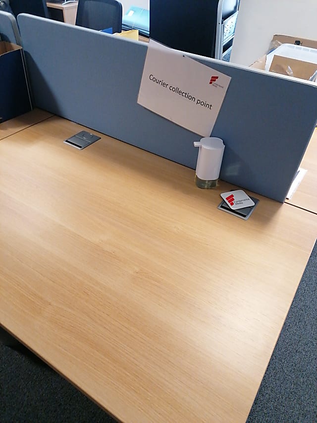 Desk divider 