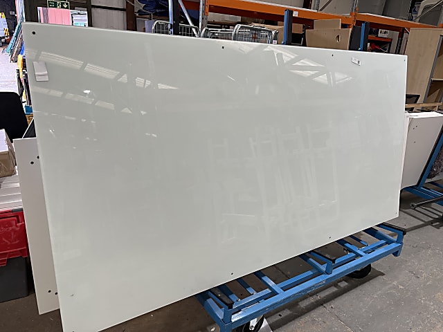 Xl glass whiteboard 240cm