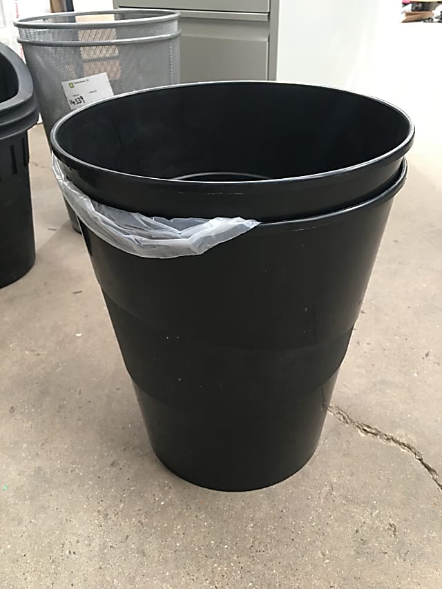 Bin - one lot of 2