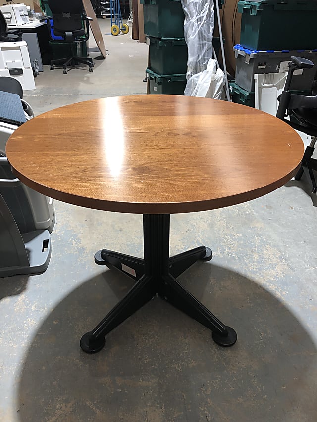 Round meeting table