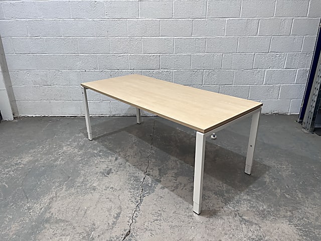 Bene designer desk