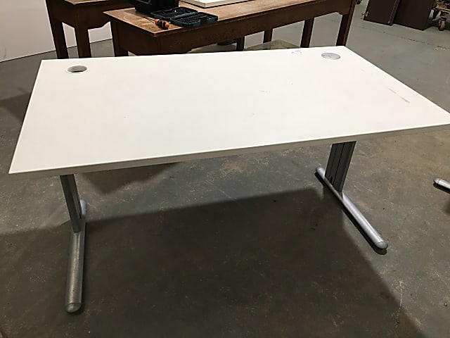 Desk 140cm