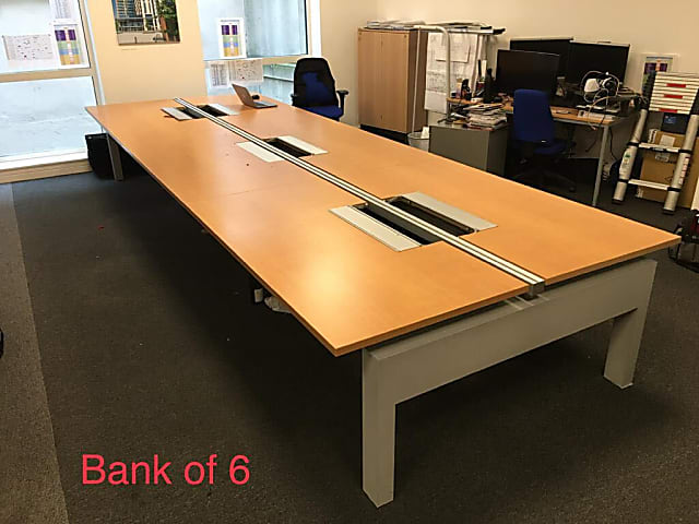 Bank of 6 desks 160cm