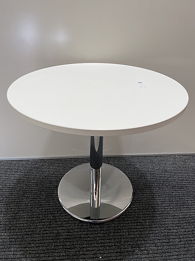 white round table