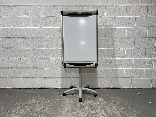 Nobo Piranha Mobile Flipchart/Drywipe Easel 