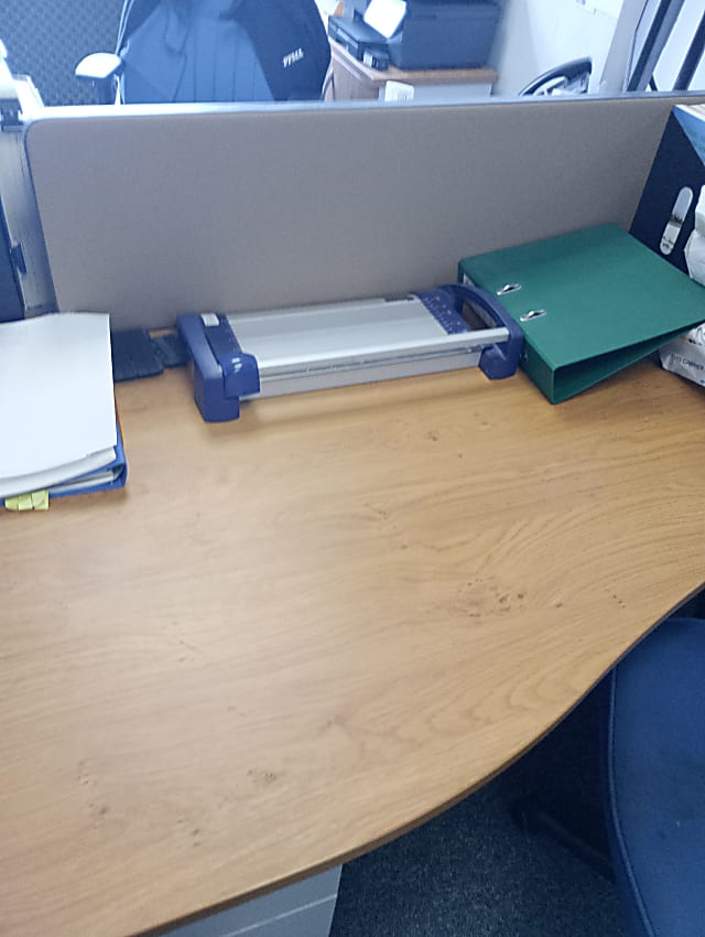 Desk divider