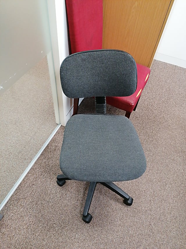 Task chair