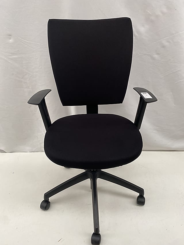 Black office operator Chair