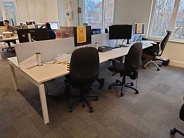 Bank of 6 Desks