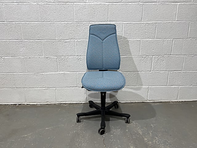 Blue kinnarps 6000 chair