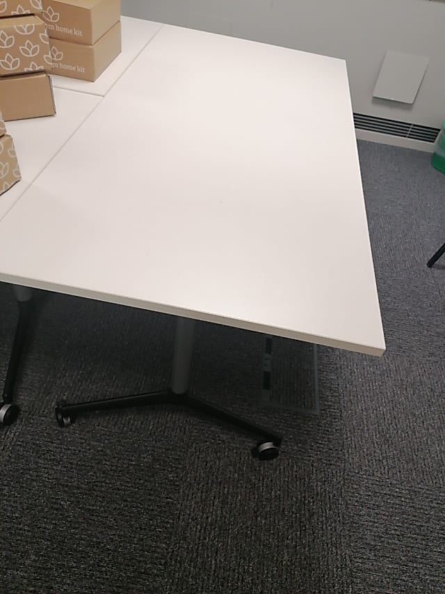 Foldable table