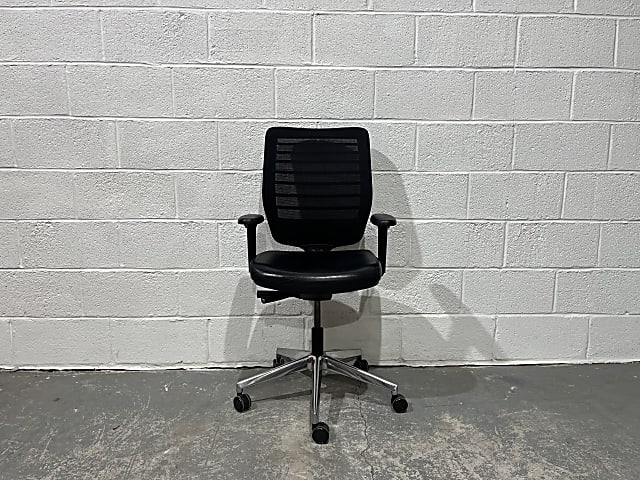 Senator Fuse task chair leather