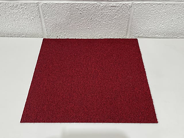 Pack of 20 red carpet tiles