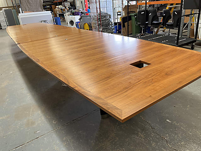 Huge configurable conference meeting table