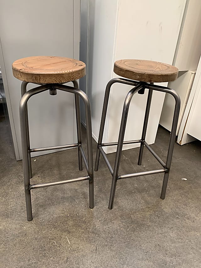 Wooden top bar stool