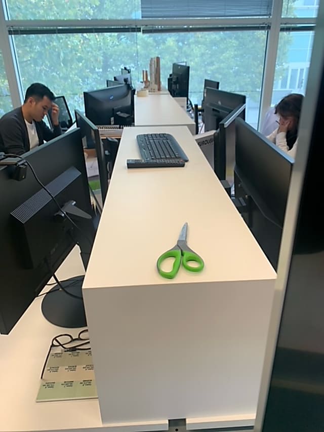 Desk divider