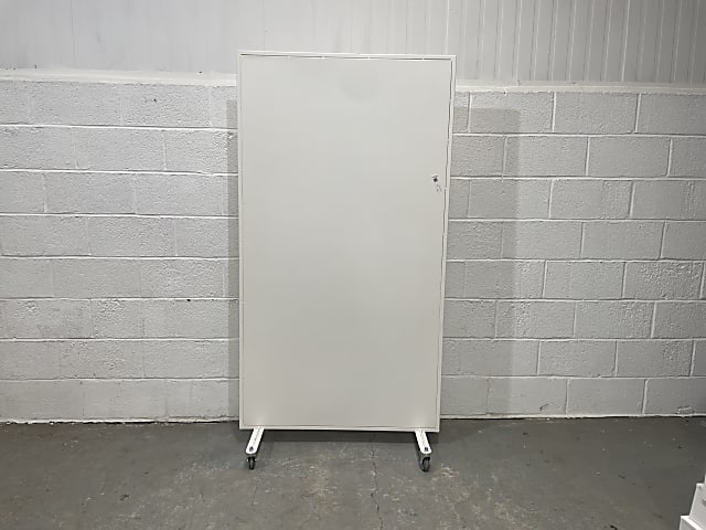 Mobile magnetic white metal divider / display board