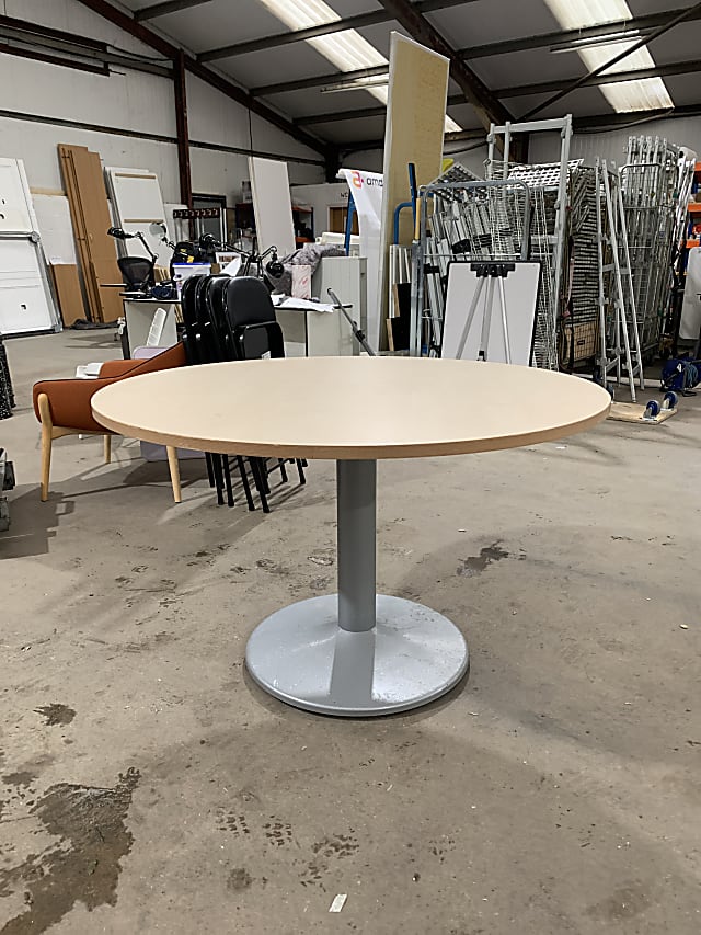 Round meeting table