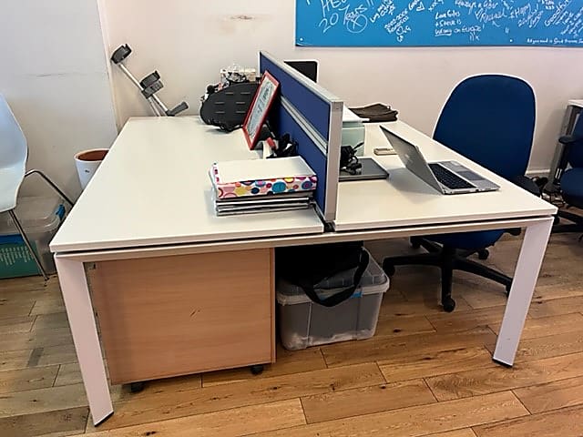 Bank to back desk