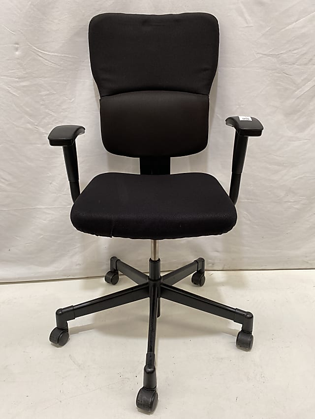 Steelcase Lets Be operator chair