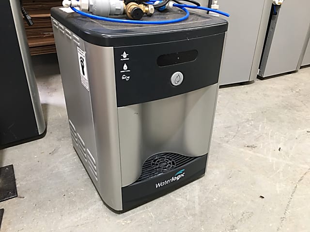 Water logic water dispenser