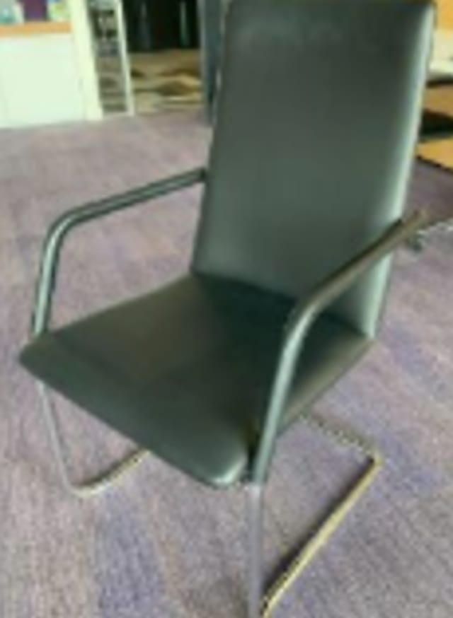 Brunner Chair: Mid back cantilever