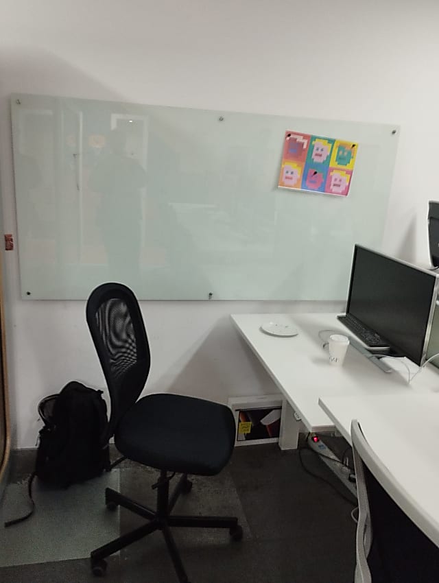 Glass whiteboard