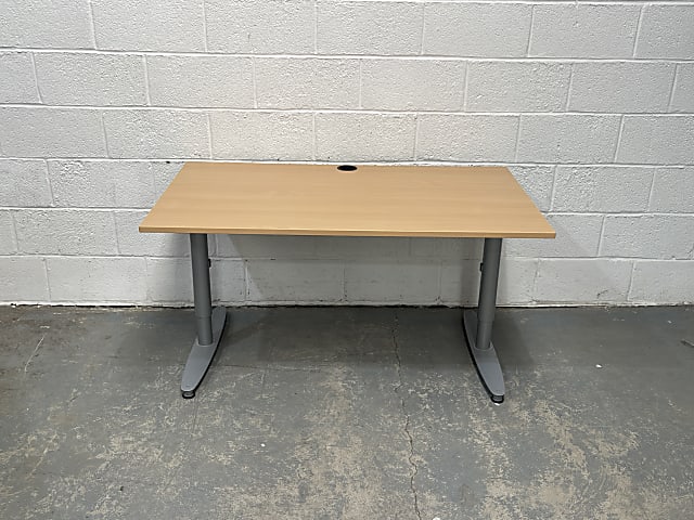 Kinnarps Desk 140cm