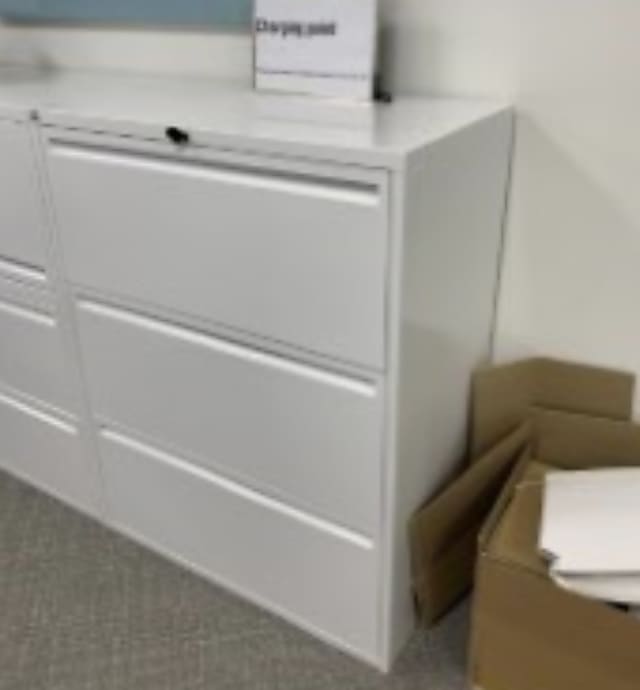 KI 3 Drawer cabinet 