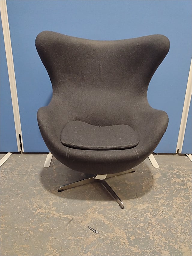 Fritz Hansen Arne Jacobsen Egg chair copy