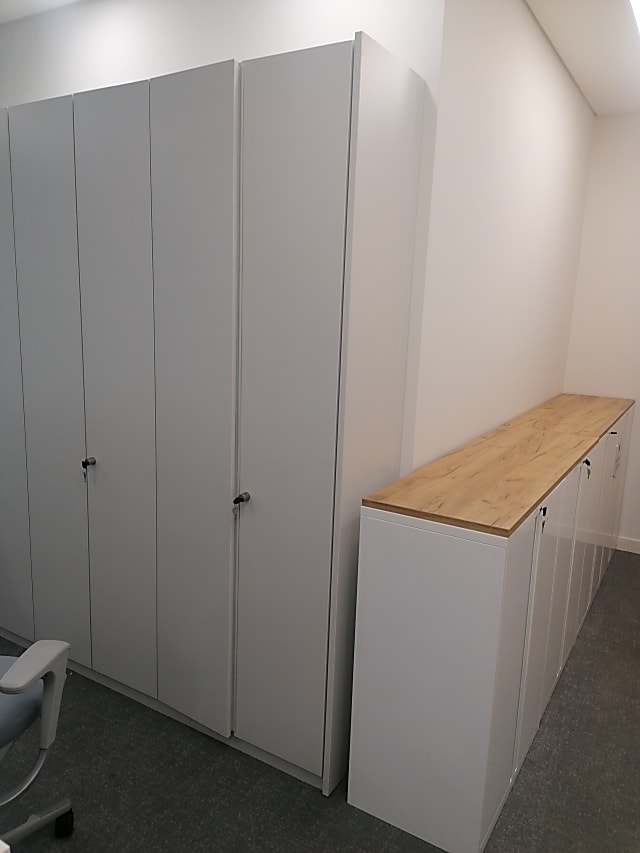 Fitted cabinet 