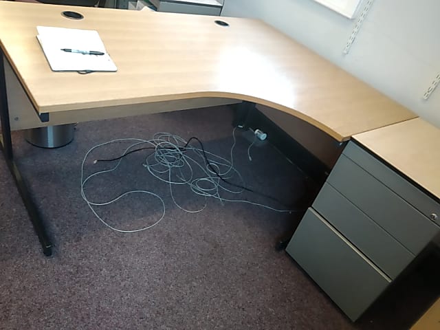 Right curve desk