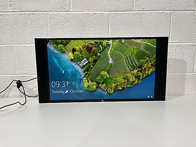 HP Envy 32 LED Media Display