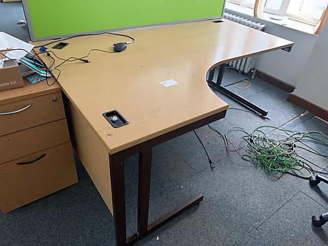 Left Corner Desk