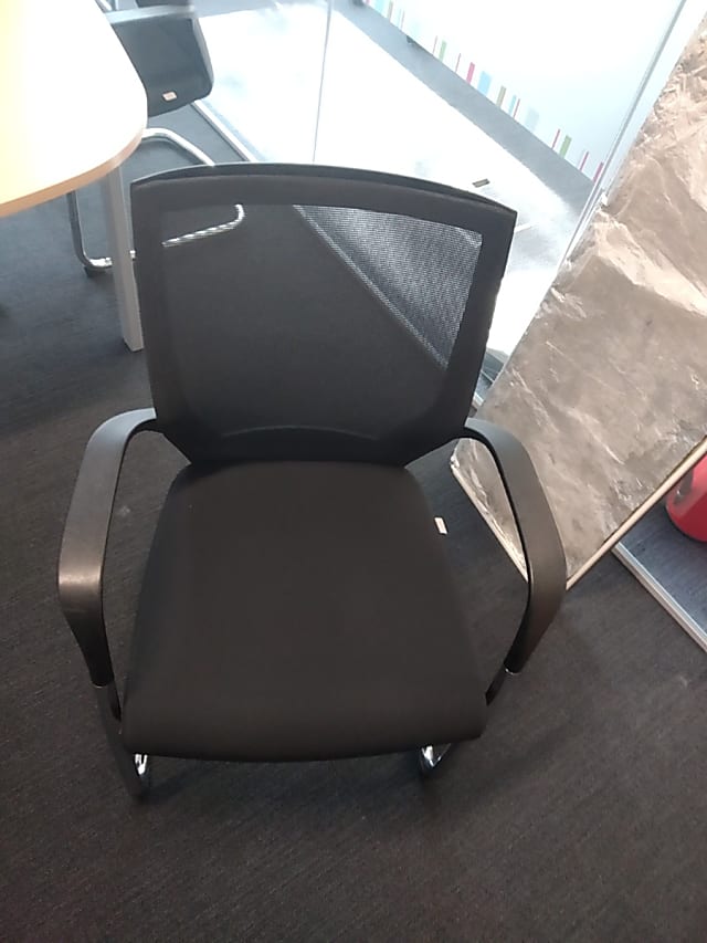 Meeting room arm chair