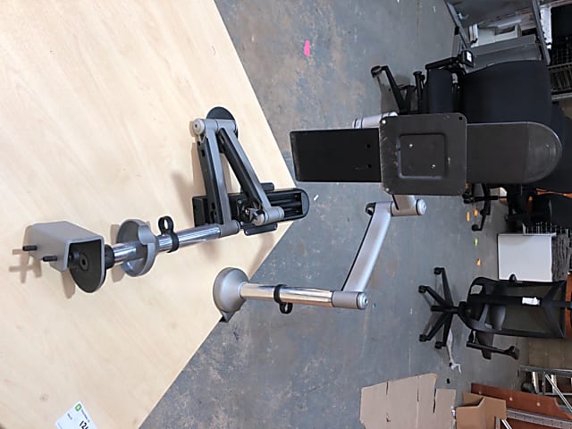 Monitor arm 