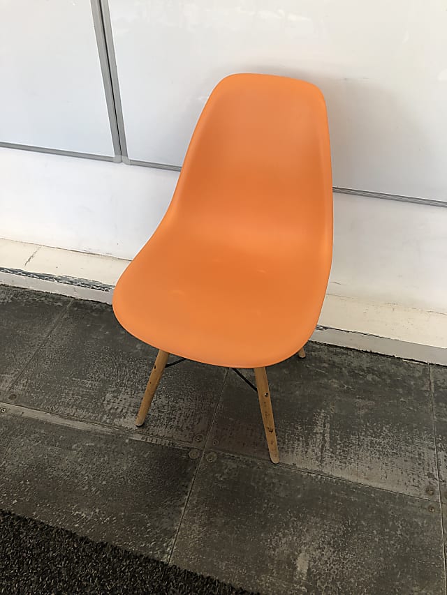 Vitra style chair