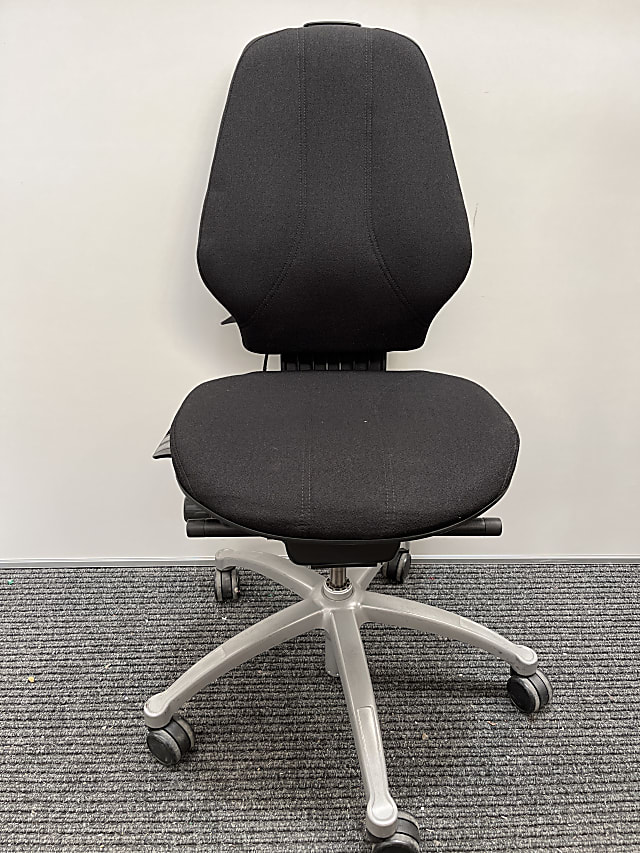 Rh logic 400 chair