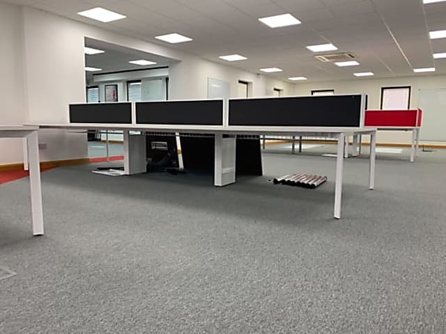 Bank of 6 White Desks with dividers