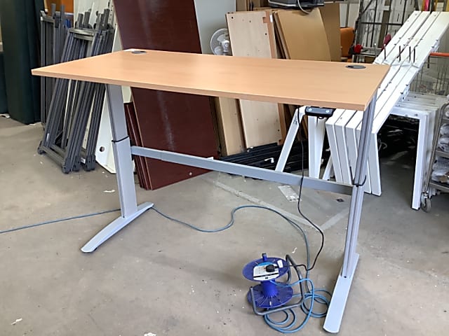 Electric desk 160