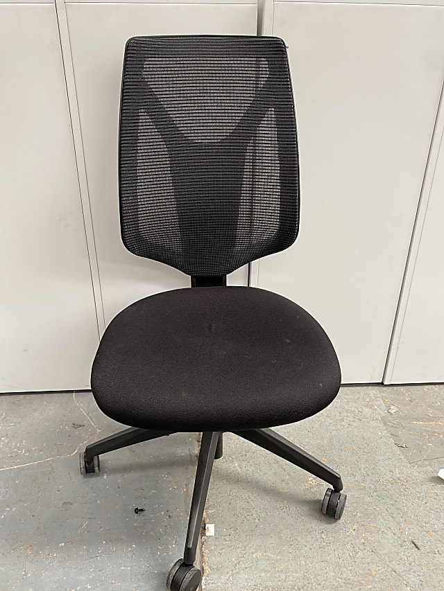 Moventi mesh back office chair