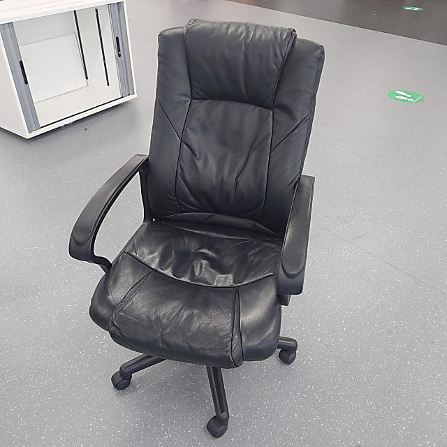 Operator chair 