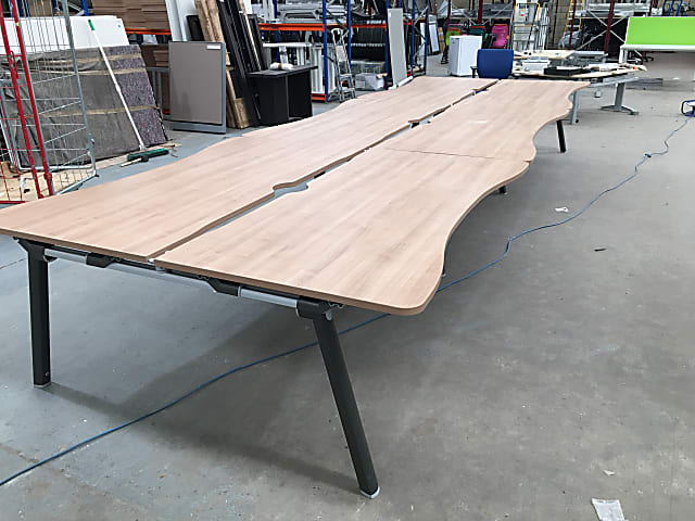 Desk - Bank of  6 - 180cm