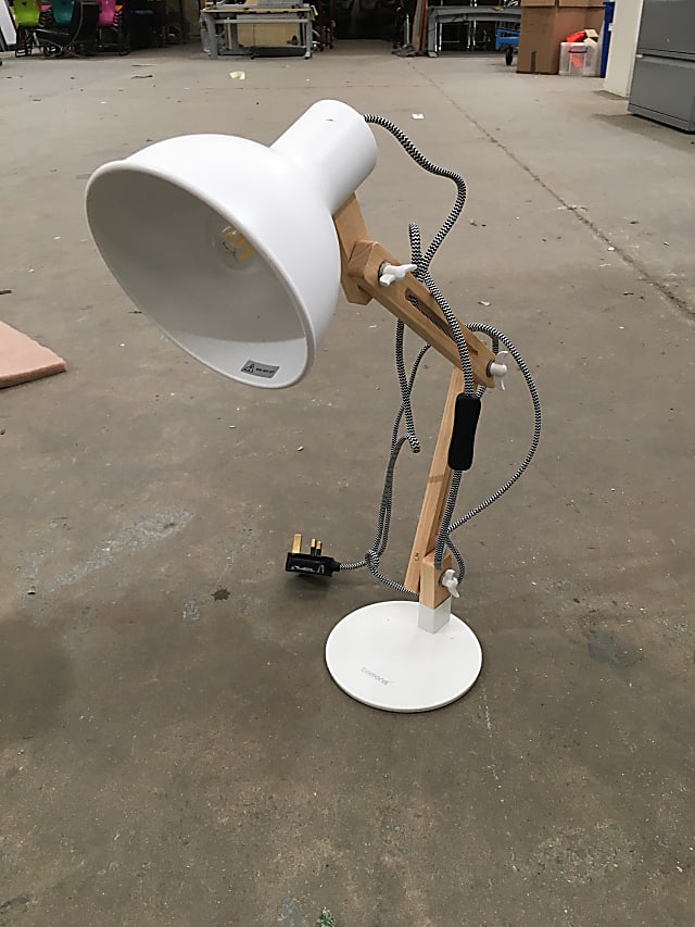 Desk lamp