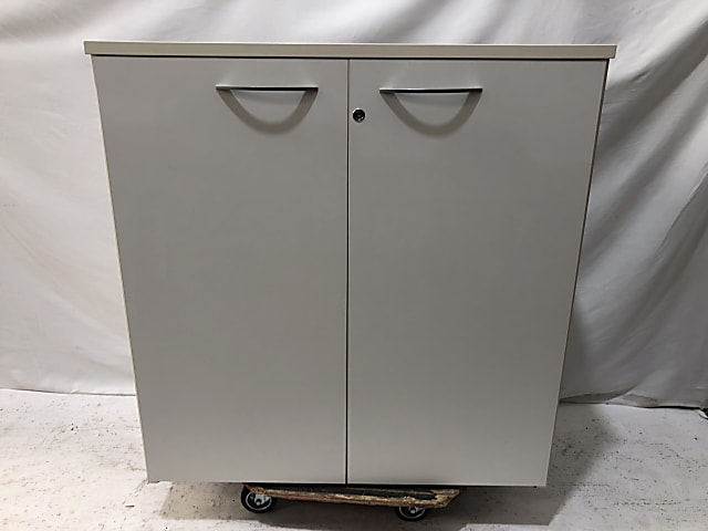 Medium cabinet